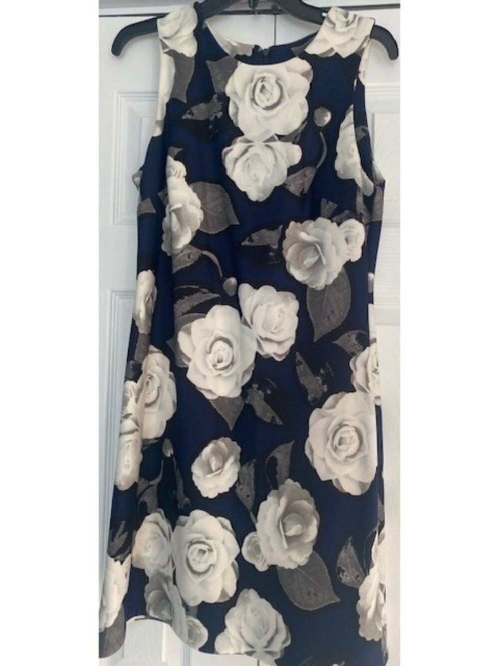 Just Taylor Women's Photo Rose Print Scuba Shift Dress